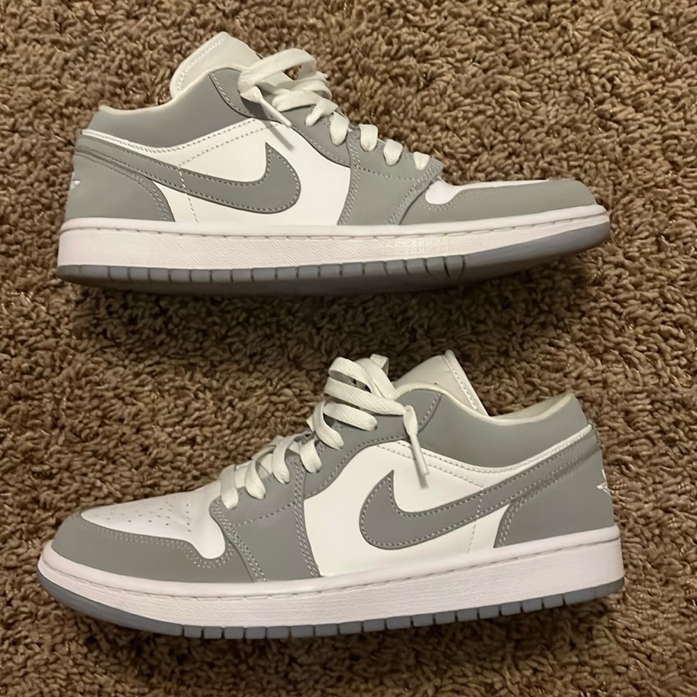 Air Jordan 1 Low White Wolf Grey